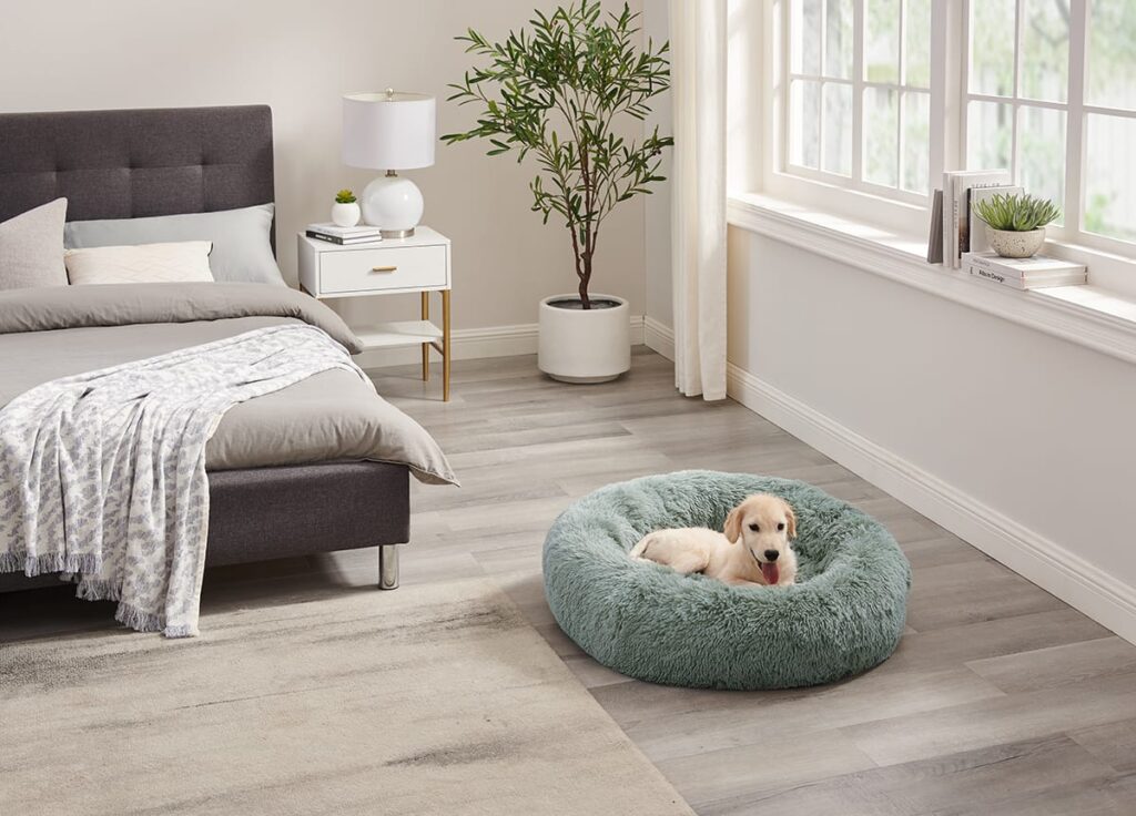 https://outwardhound.com/furtropolis/wp-content/uploads/2022/05/70670_Shag-Fur-Donut-Cuddler-Cat-Dog-Bed-SGE-30x30_Angle-1-1024x736.jpg